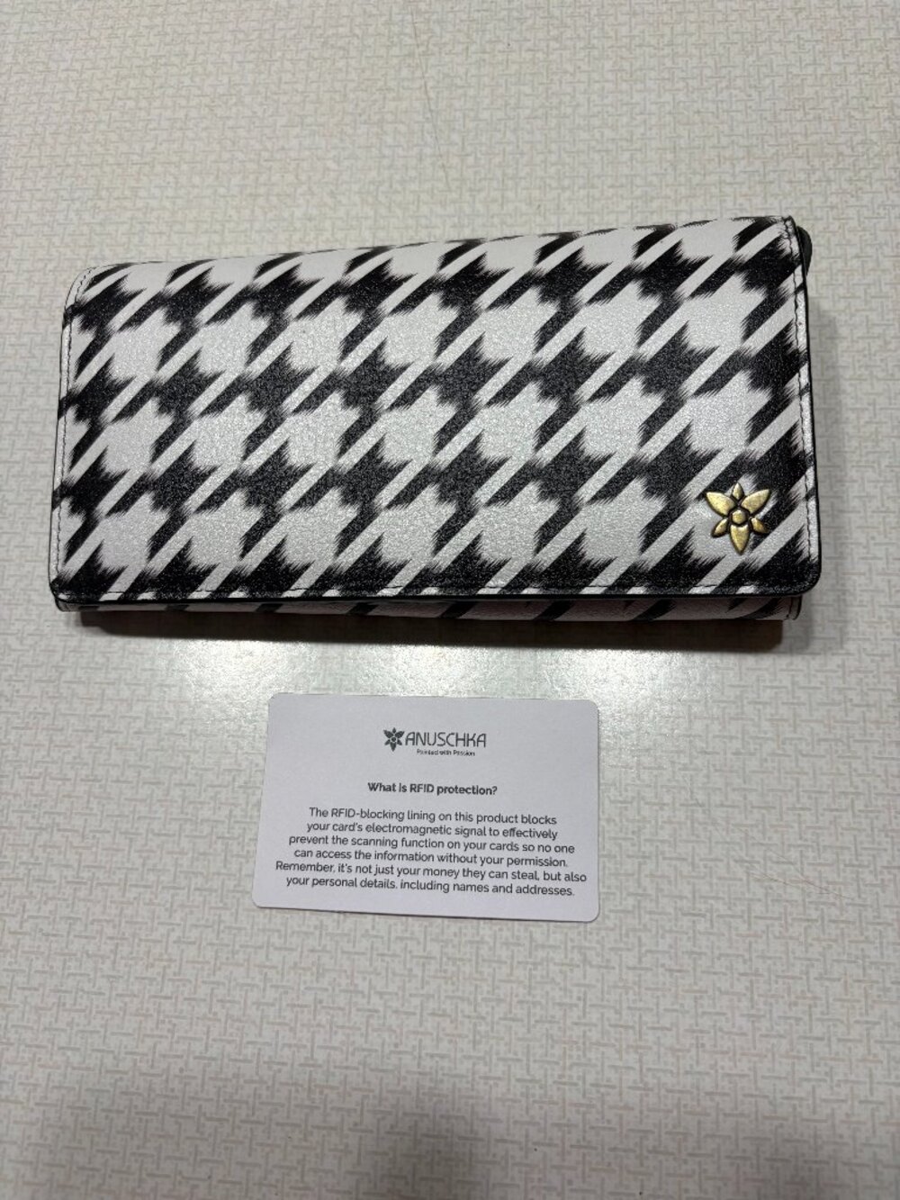 NWOT Anuschka Houndstooth Wallet in Black & White